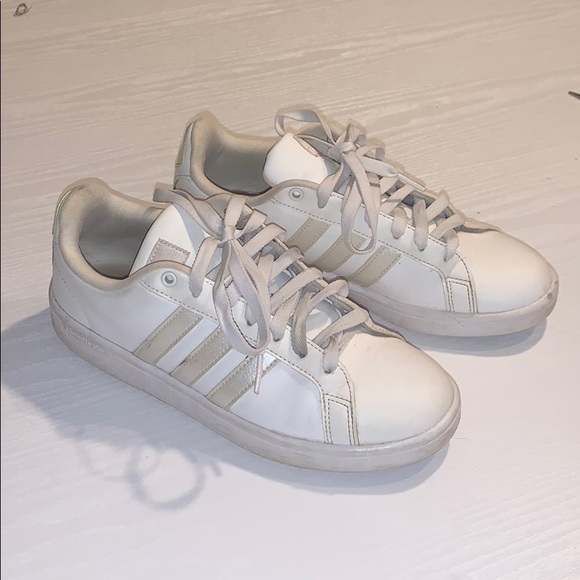 adidas cloudfoam white sneakers